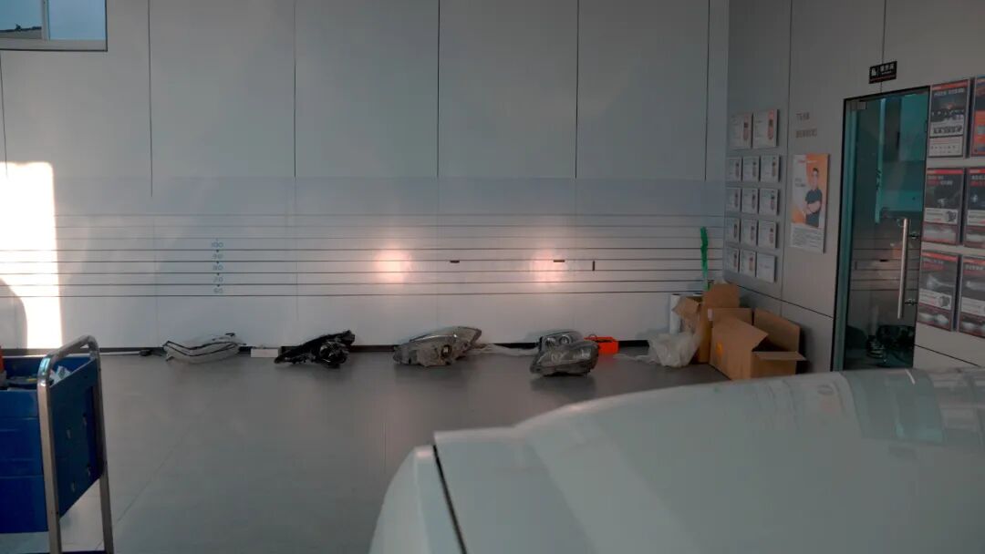 凯迪拉克凯雷德车灯升级马瑞利雨雾通双直射LED透镜