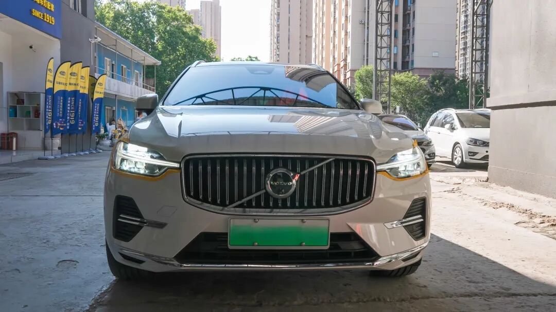 沃尔沃XC60改前原车灯光效果