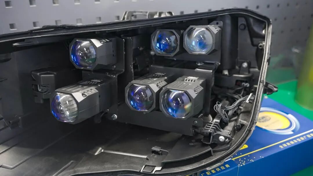 沃尔沃XC60车灯升级6组马瑞利矩阵透镜 6近光12远光