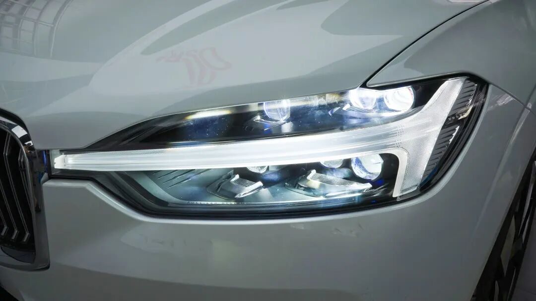 沃尔沃XC60车灯升级6组马瑞利矩阵透镜 6近光12远光