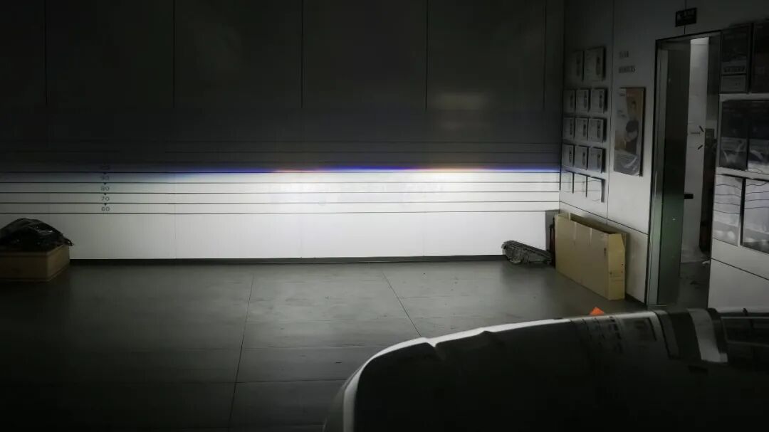 路虎揽胜车灯升级4组马瑞利矩阵透镜 6近光8远光