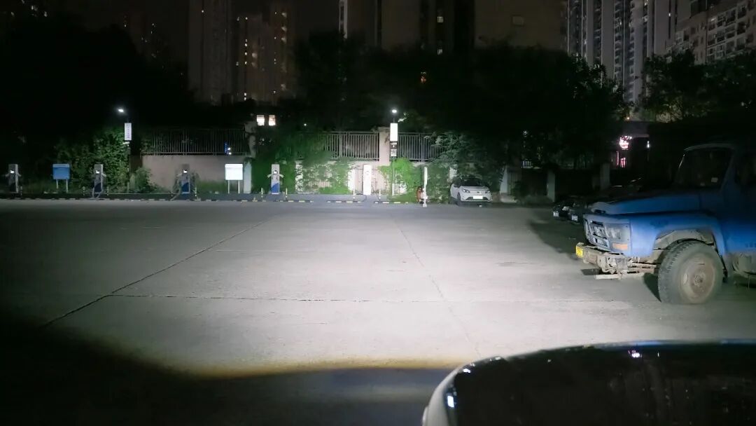路虎揽胜改后升级灯光效果