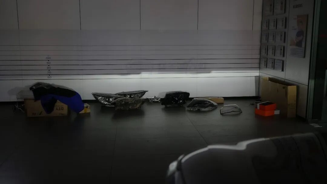 比亚迪元PLUS车灯升级马瑞利至尊5复眼LED透镜