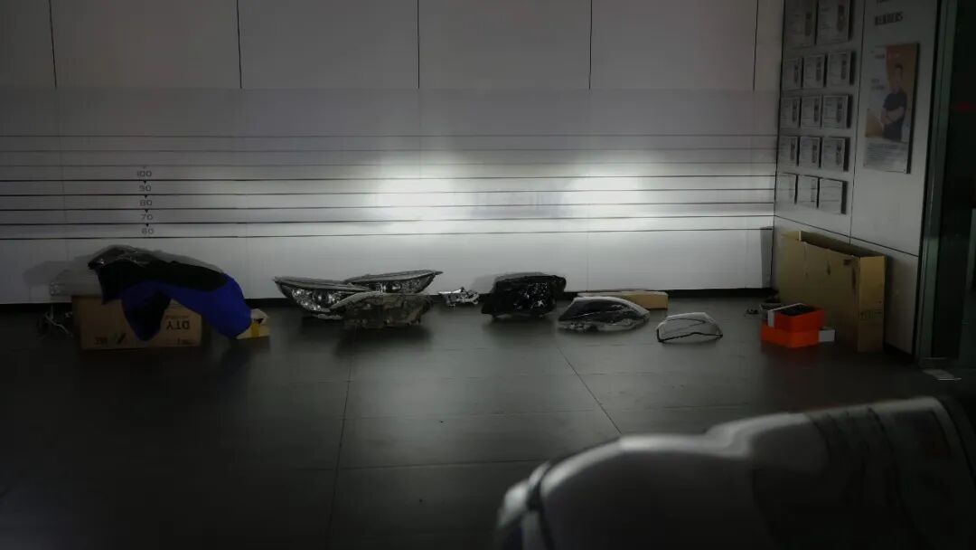 比亚迪元PLUS车灯升级马瑞利至尊5复眼LED透镜