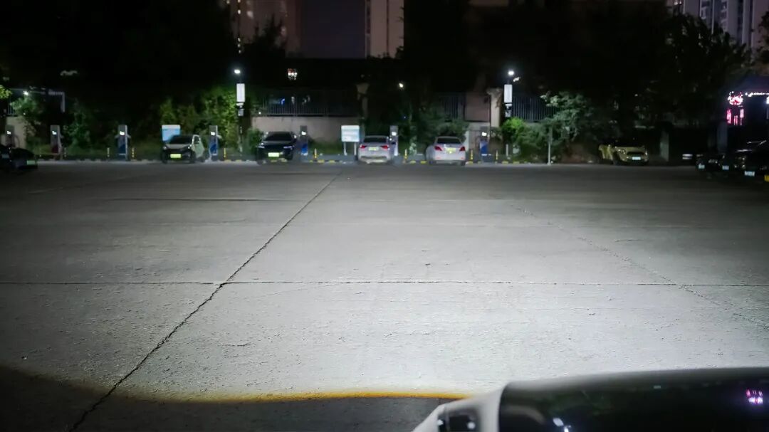大众迈腾转向灯位升级马瑞利双直射矩阵透镜