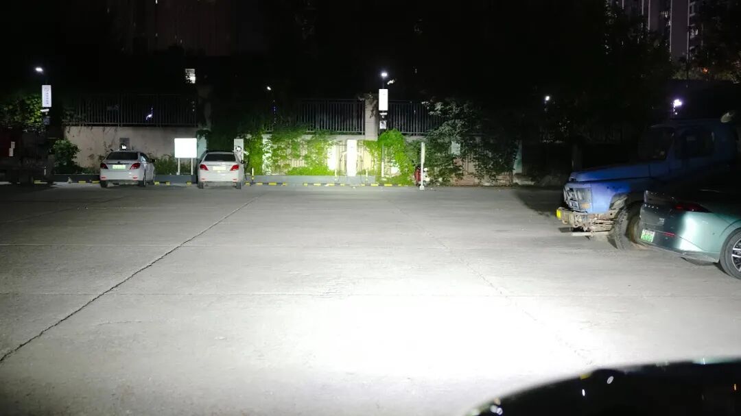 路虎揽胜运动改后升级灯光效果