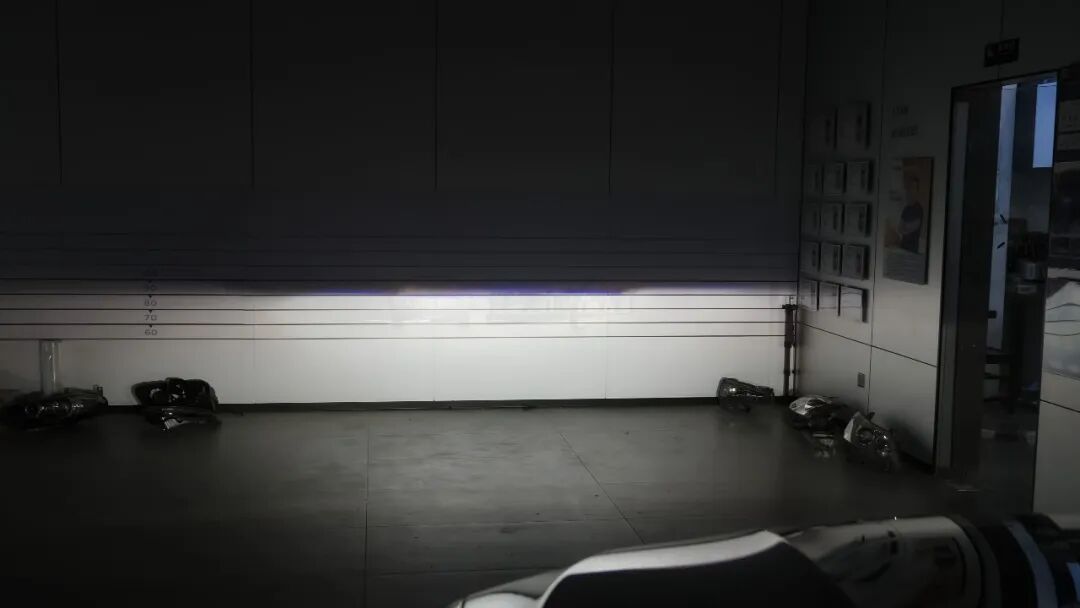 宝马X5大灯内侧空位升级马瑞利4复眼LED透镜 免开灯罩
