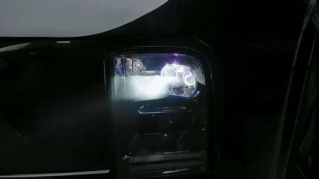 理想L9车灯升级马瑞利5复眼LED大灯透镜