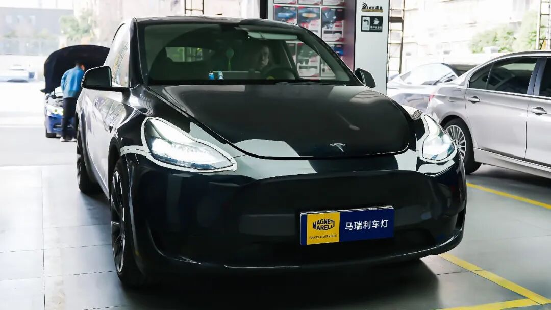 特斯拉ModelY改前原车灯光效果