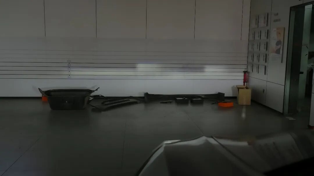 特斯拉ModelY车灯升级3组马瑞利矩阵透镜4近光6远光