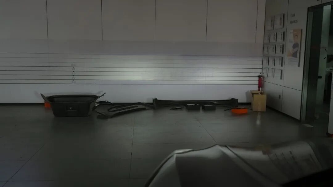 特斯拉ModelY车灯升级3组马瑞利矩阵透镜4近光6远光