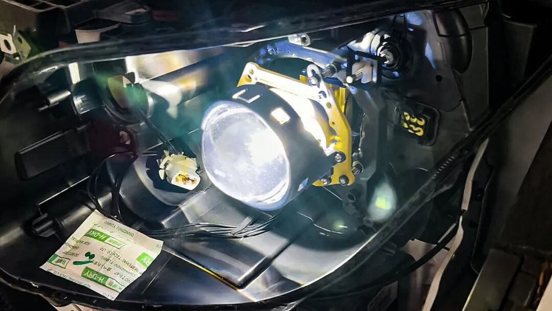 五菱NanoEV车灯升级马瑞利雾行者LED大灯双光透镜