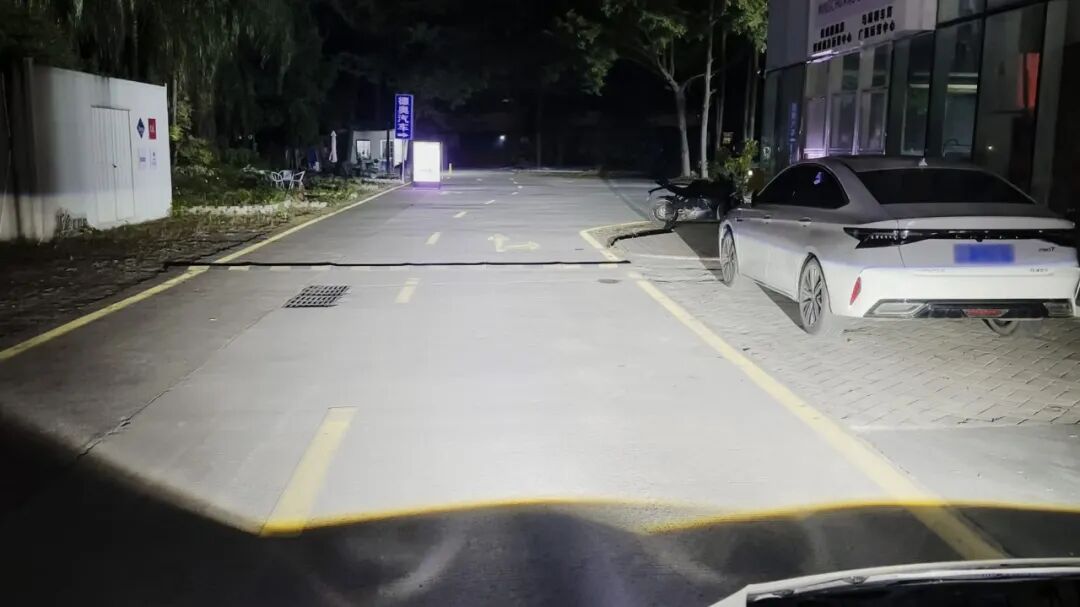 大众迈腾车灯升级马瑞利雨雾通双直射LED透镜