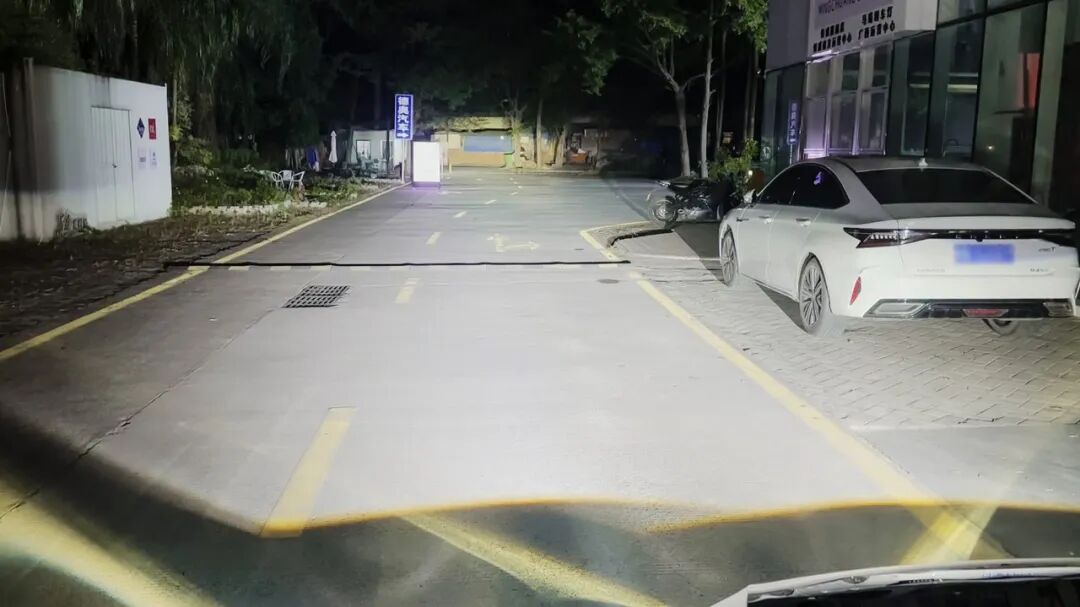 大众迈腾改后升级灯光效果